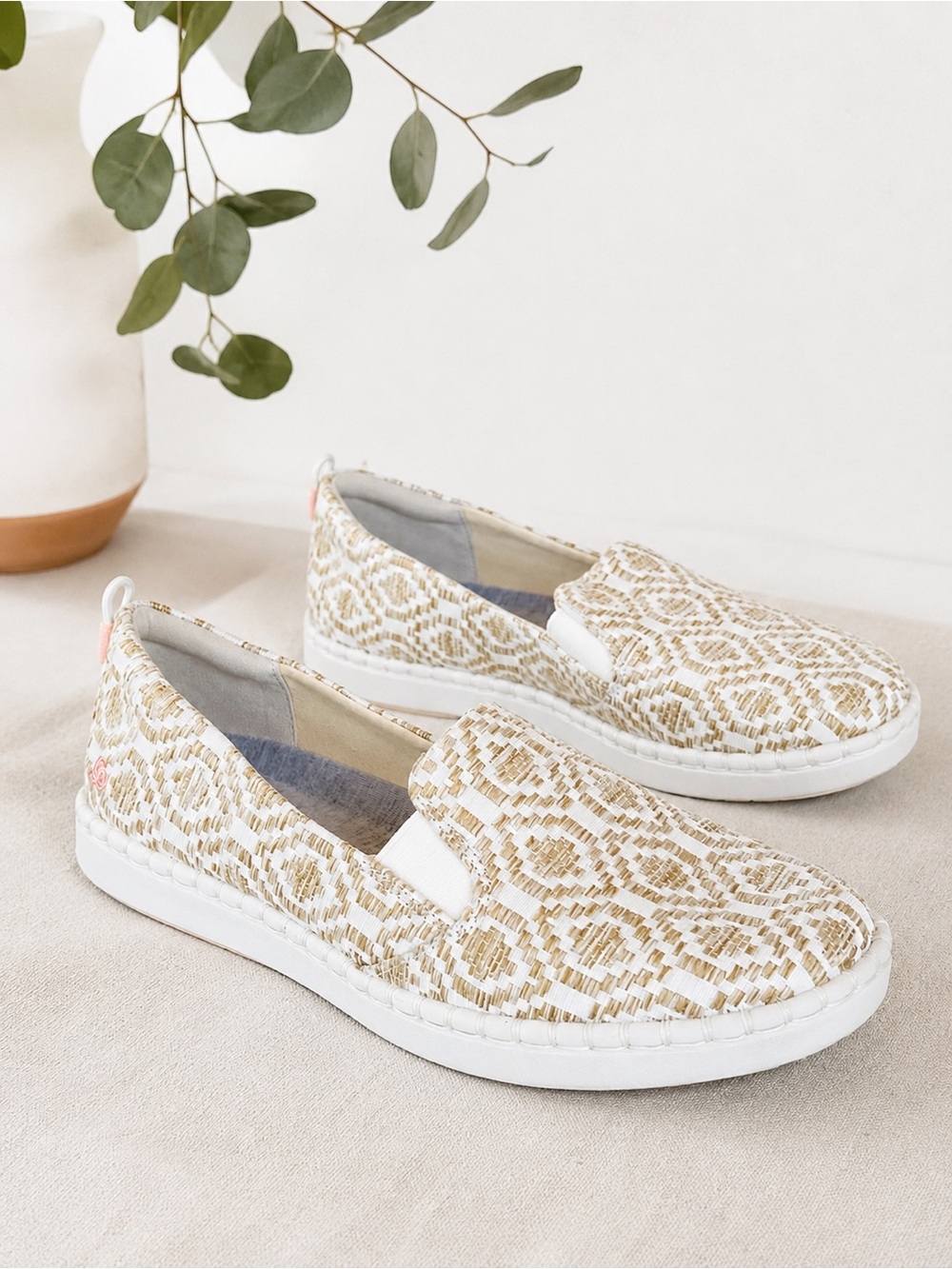 Clarks Step Glow Slip-On Sneakers Natural White Woven Espadrille 6.5 NEW